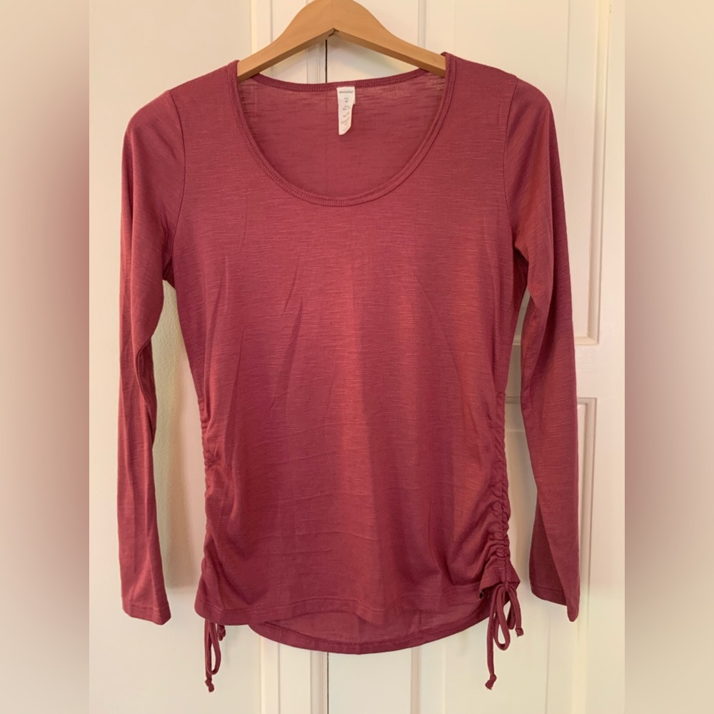 Marika Long Sleeve T-shirt in Rose (Medium)